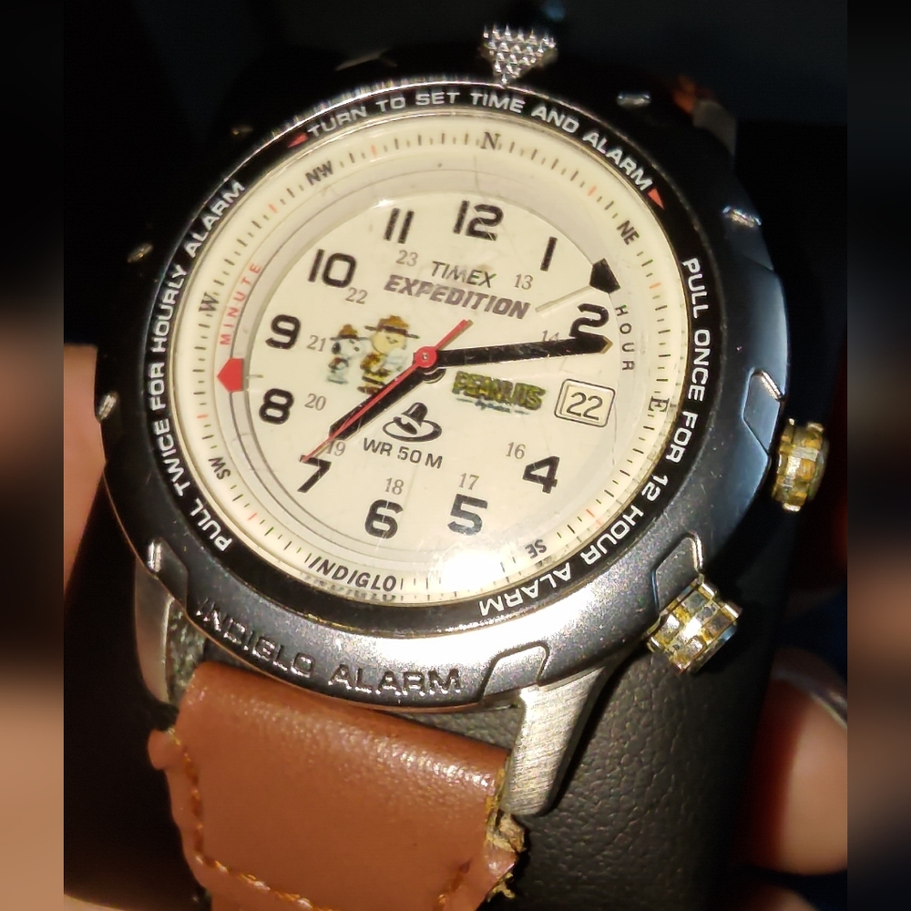 Rotating Bezel Flashing Alarm SNOOPY CHARLIE BROWN Timex Expedition Scout Watch
